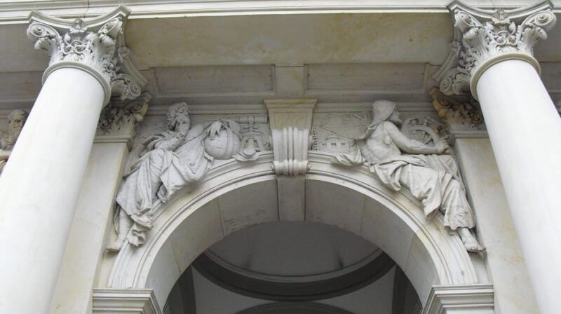 hamburg-private-tour-down-town-around-city-hall