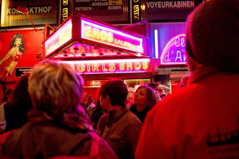 hamburg-private-tour-red-light-district-walking-tour