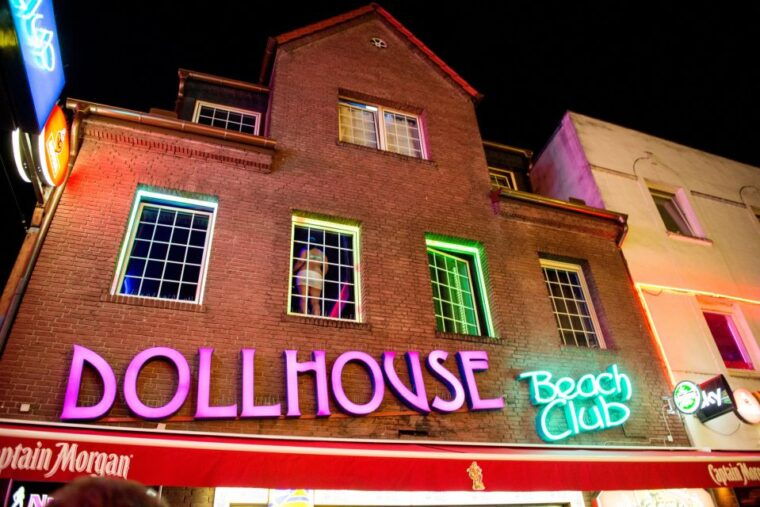 hamburg-private-tour-red-light-district-walking-tour