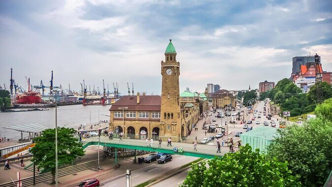 Hamburg Reeperbahn Tour with a Guide - Key Points