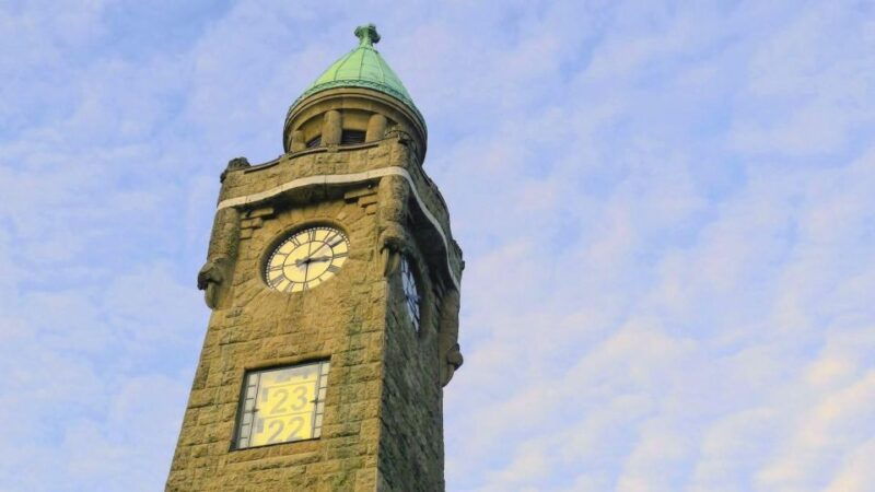 hamburg-self-guided-city-tour-with-u3-public-train