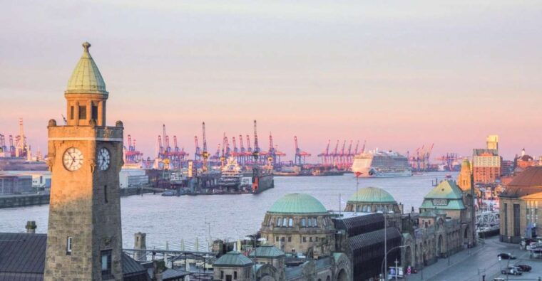 hamburg-self-guided-city-tour-with-u3-public-train