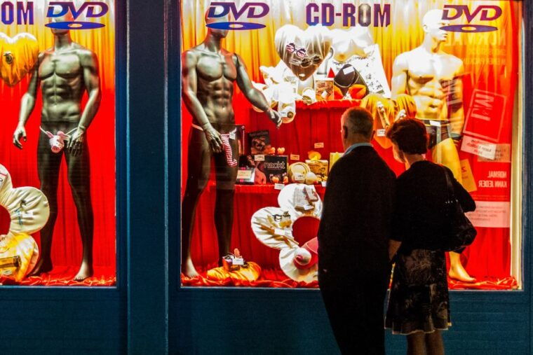 hamburg-sex-and-crime-in-st-pauli-tour-for-ages-18