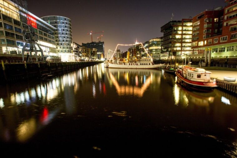 hamburg-speicherstadt-and-hafencity-2-hour-tour
