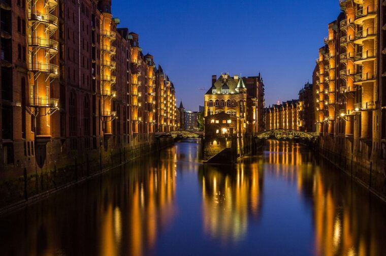 hamburg-speicherstadt-hafencity-and-elbphilharmonie-tour