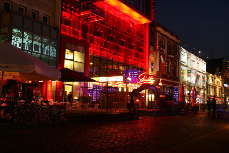 hamburg-st-pauli-guided-walk-for-school-groups