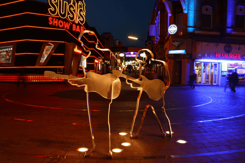 hamburg-st-pauli-red-light-district-walking-tour