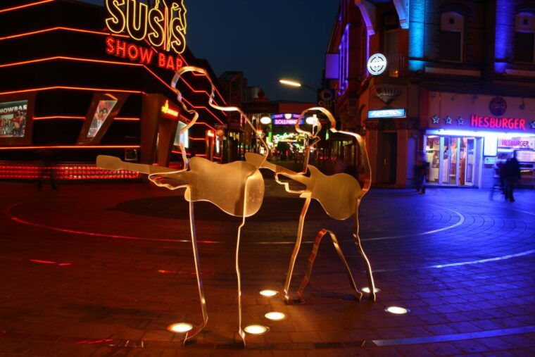 hamburg-st-pauli-red-light-district-walking-tour