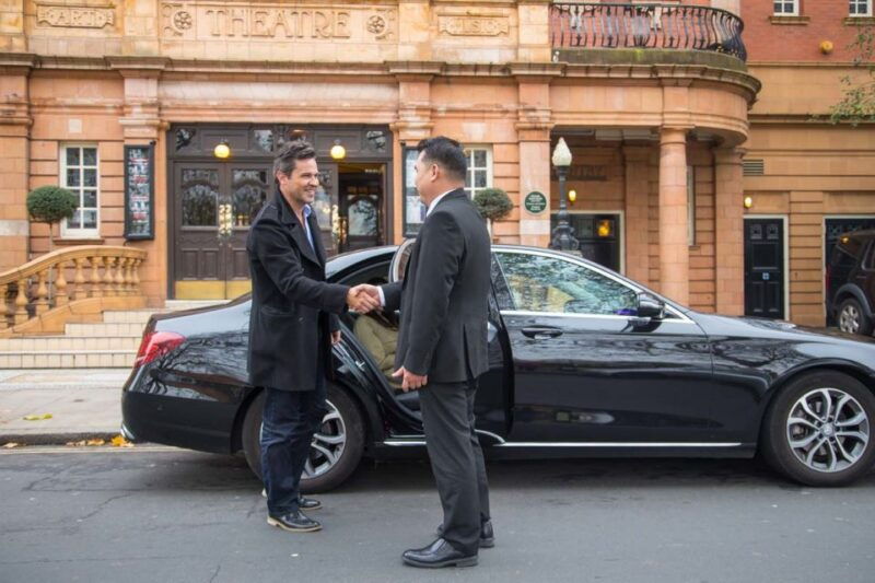 hampton-court-palace-and-windsor-castle-private-car-tour