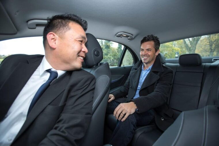 hampton-court-palace-and-windsor-castle-private-car-tour