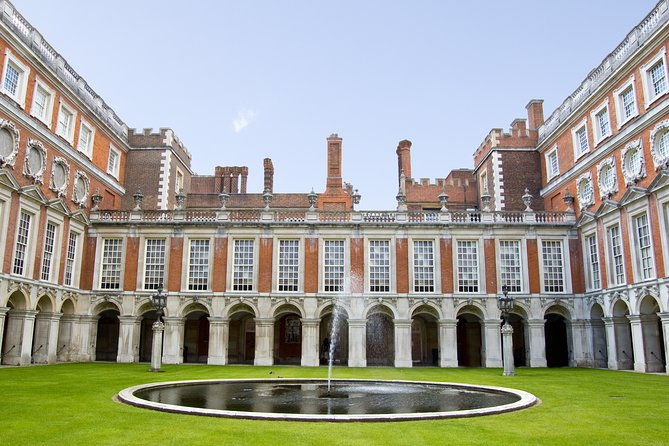 hampton-court-palace-garden-maze-private-tour-admission-with-audio-guides