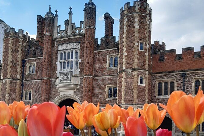 hampton-court-palace-private-tour-with-an-accredited-expert-guide