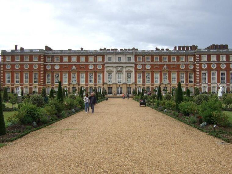 hampton-court-palace-private-tour-with-fast-track-pass