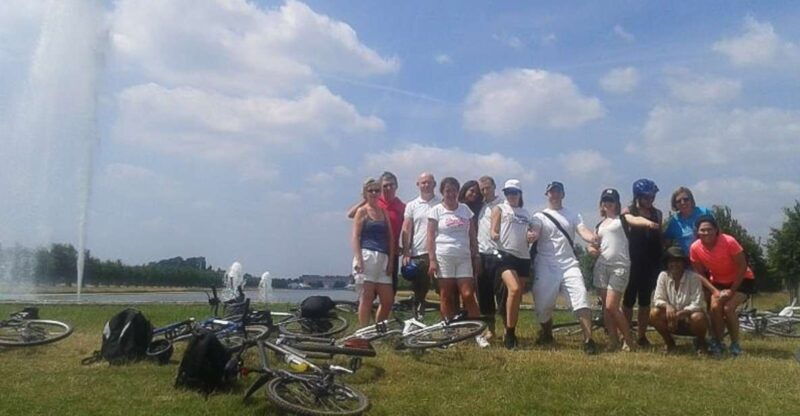 hampton-court-palace-river-thames-bike-tour