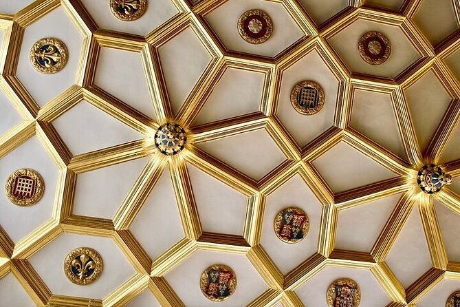 hampton-court-thames-riverboat-picnic