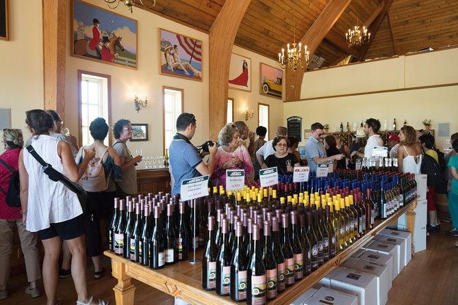 hamptons-sag-harbor-outlet-shopping-1-day-tour-from-nyc-2