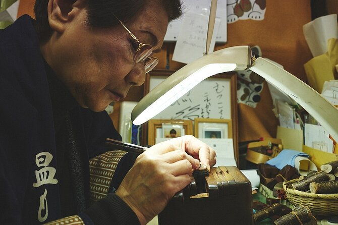 hand-carved-stamps-made-with-craftsmen-in-asakusa-tokyo