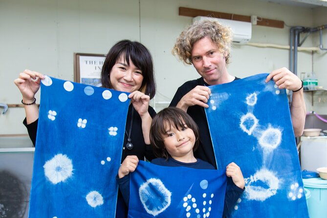 hand-towel-or-handkerchief-indigo-dyeing-workshop-in-sanuki