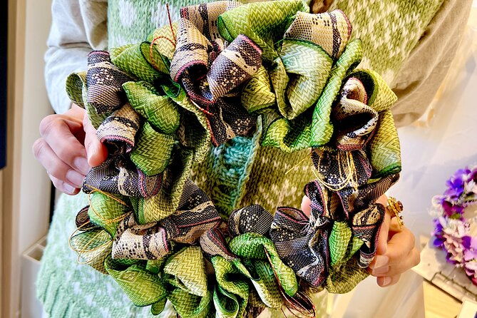 handmade-wreath-experience-using-tatami-mat-edges-in-setagaya