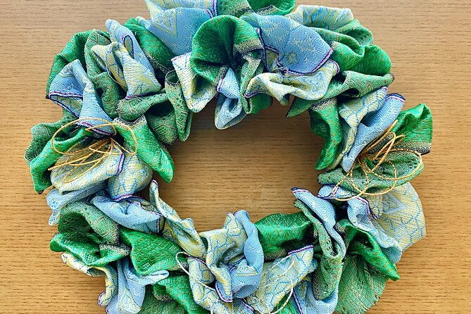 handmade-wreath-experience-using-tatami-mat-edges-in-setagaya