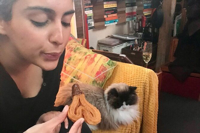 hands-on-churros-chocolate-class-on-a-london-houseboat