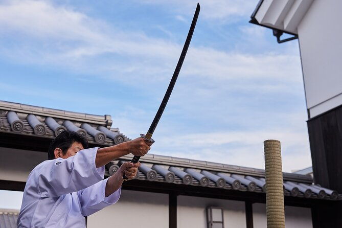 hands-on-class-to-learn-bushido-zen-near-osakacastle-with-photo