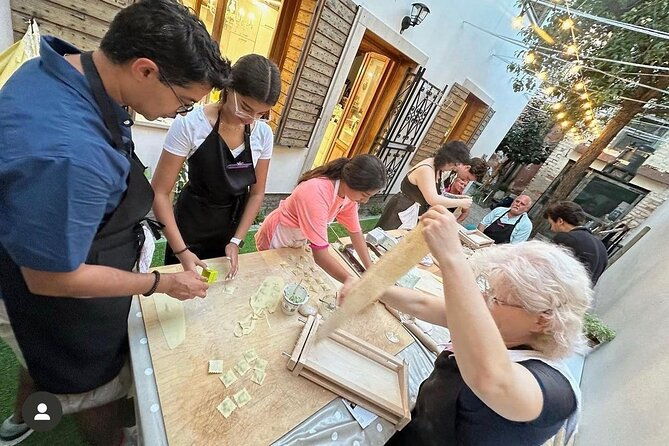 hands-on-cooking-class-with-the-somelier-in-venice-2