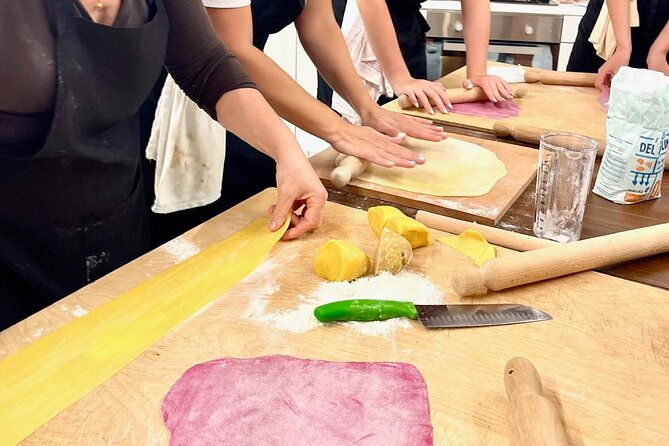 hands-on-cooking-class-with-the-somelier-in-venice-2