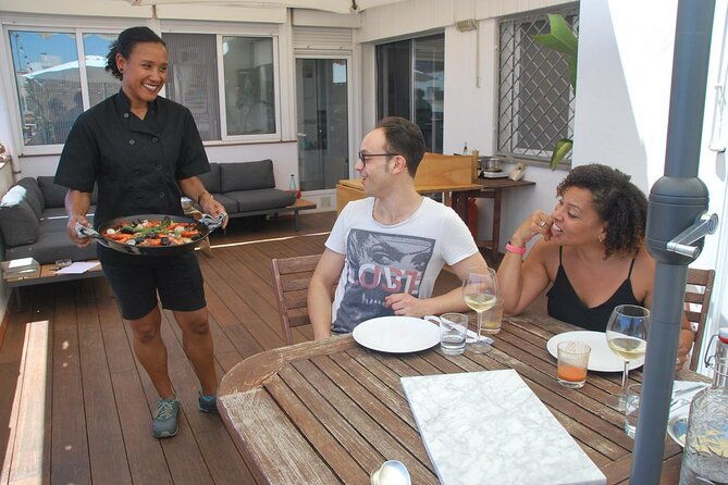 hands-on-fideua-or-paella-class-in-barcelona-in-a-locals-home