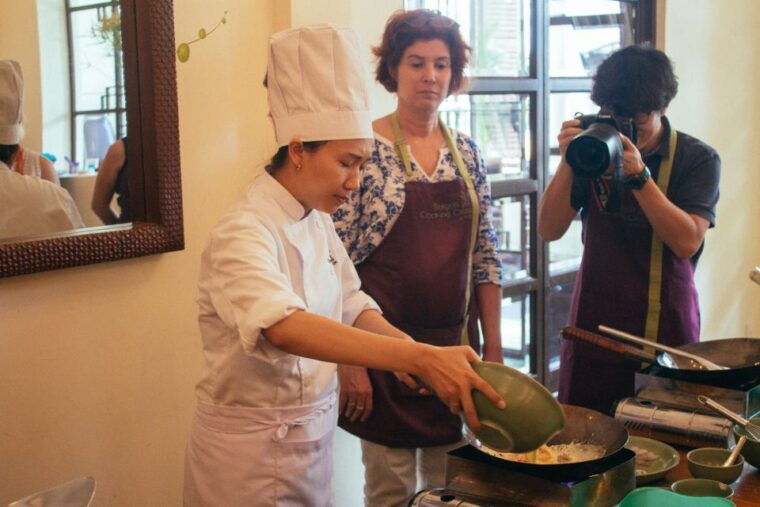 hands-on-vietnamese-cooking-lesson-in-small-group