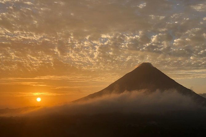 hanging-bridges-twilight-walk-in-arenal-volcano