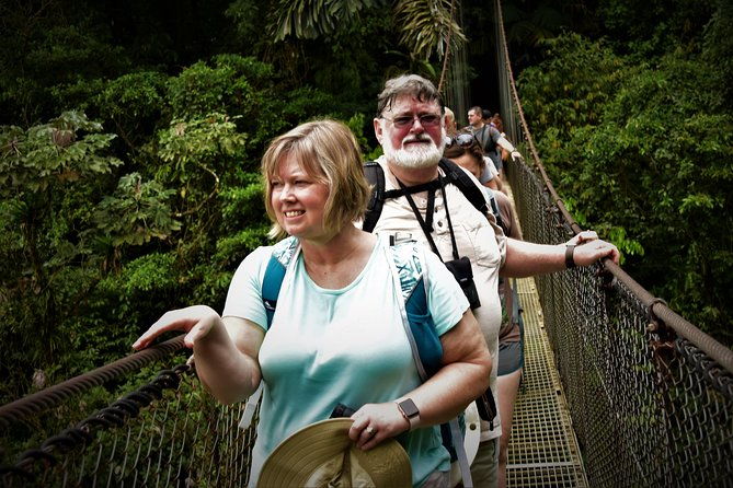 hanging-bridges-volcano-walk-with-night-tour