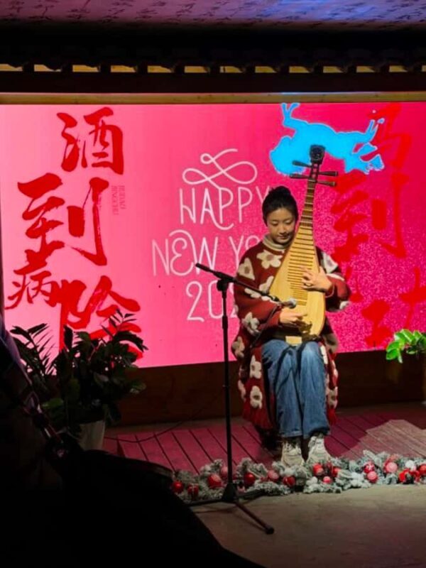 Hangzhou Nightlife: Historic Bar, Live & Local Market - Key Points