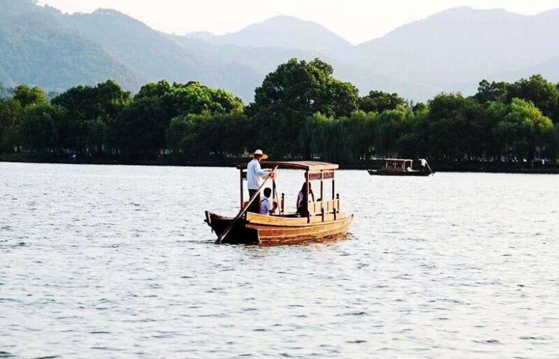 hangzhou-private-one-day-trip-from-shanghai-by-bullet-train
