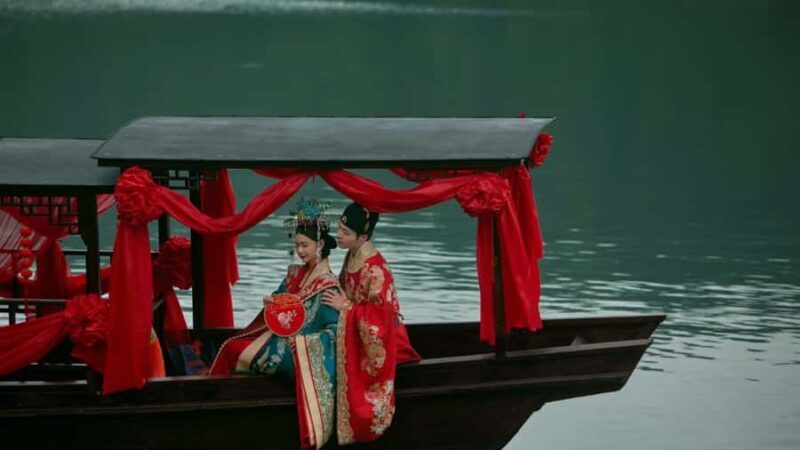 Hangzhou: West Lake Boat Tour Photoshoot - The Practical Details