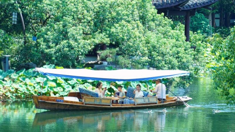 Hangzhou: West Lake Yuloh Boat with Local Guide - Key Points