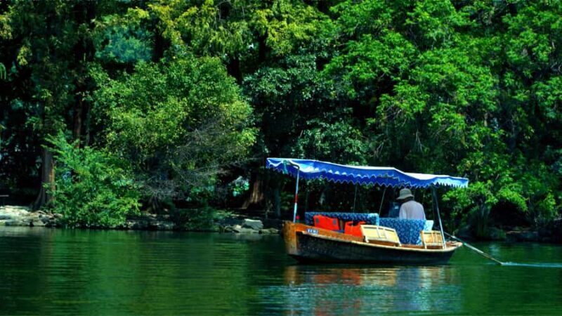 Hangzhou: West Lake Yuloh Boat with Local Guide - What You Can Expect From the Experience