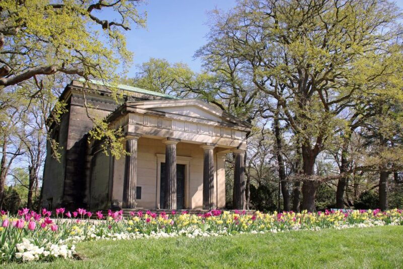 hannover-guided-tour-of-the-berggarten