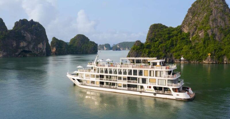 hanoi-2-day-5-star-luxury-ha-long-bay-cruise-tour