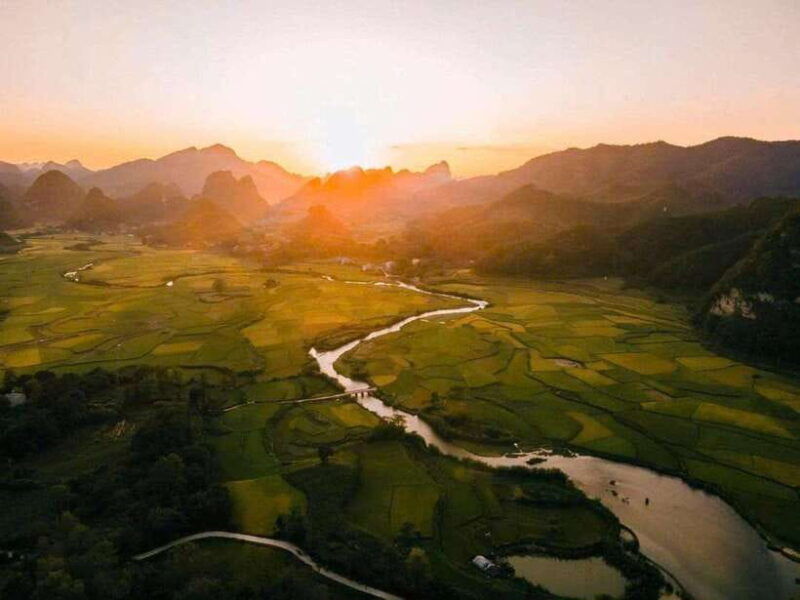 hanoi-2-day-ban-gioc-waterfall-ngao-cave-angel-mountain