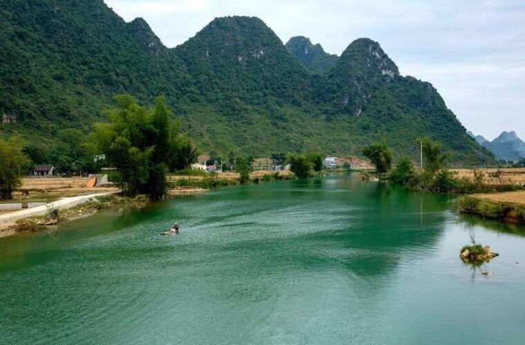 hanoi-2-day-cao-bang-adventure-loop-by-motorbike-or-car