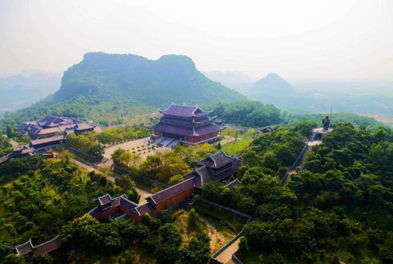 hanoi-2-day-ha-long-bay-cruise-tam-coc-mua-caves-hoa-lu