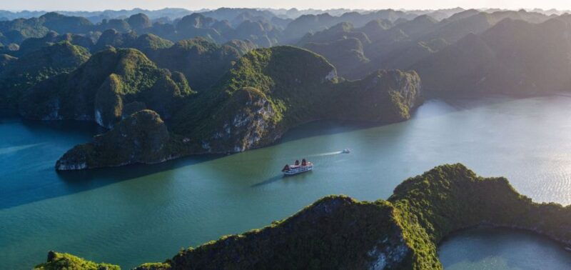 hanoi-2-day-luxury-halong-bay-and-lan-ha-bay-cruise