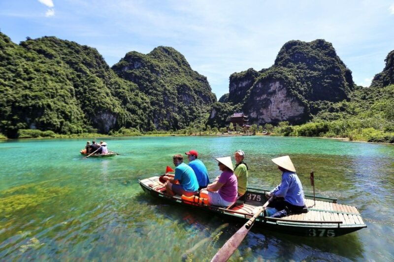 hanoi-3-day-ninh-binh-ha-long-bay-cave-kayak-swimming