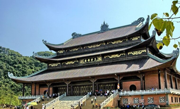 hanoi-3-day-ninh-binh-ha-long-bay-cave-kayak-swimming