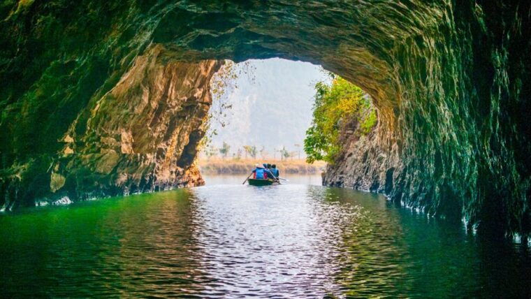 hanoi-3-day-ninh-binh-ha-long-bay-cave-kayak-swimming