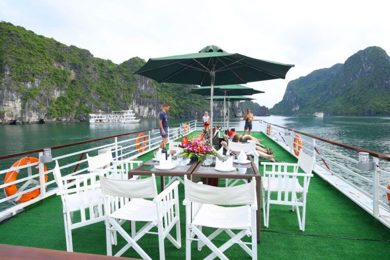 hanoi-3-day-ninh-binh-ha-long-bay-cave-kayak-swimming
