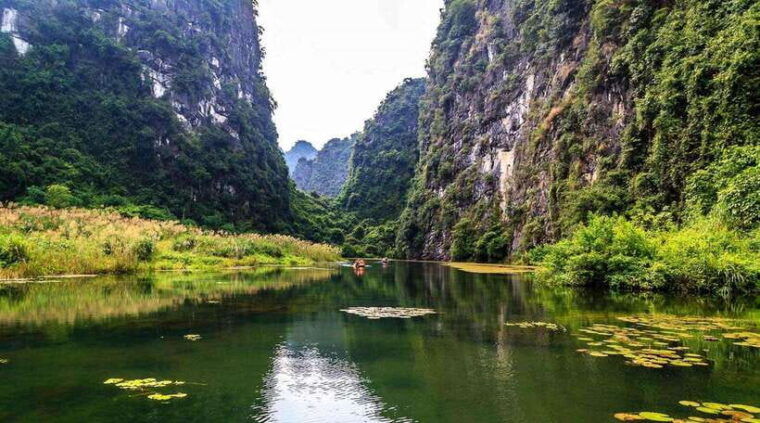 hanoi-3days-lan-ha-bay-classic-cruises-ninh-binh-trip