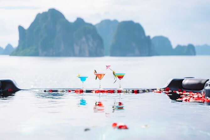 Hanoi : 5 Star Halong Bay Cruise Buffet Lunch,Limousine & Jacuzzi - Who Would Love This Experience?