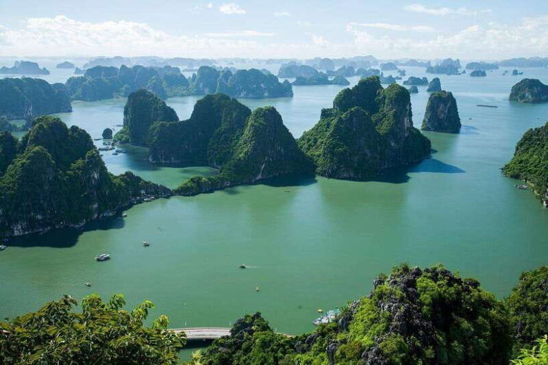 hanoi-5-star-halong-bay-cruise-with-lunch-jacuzzi-party